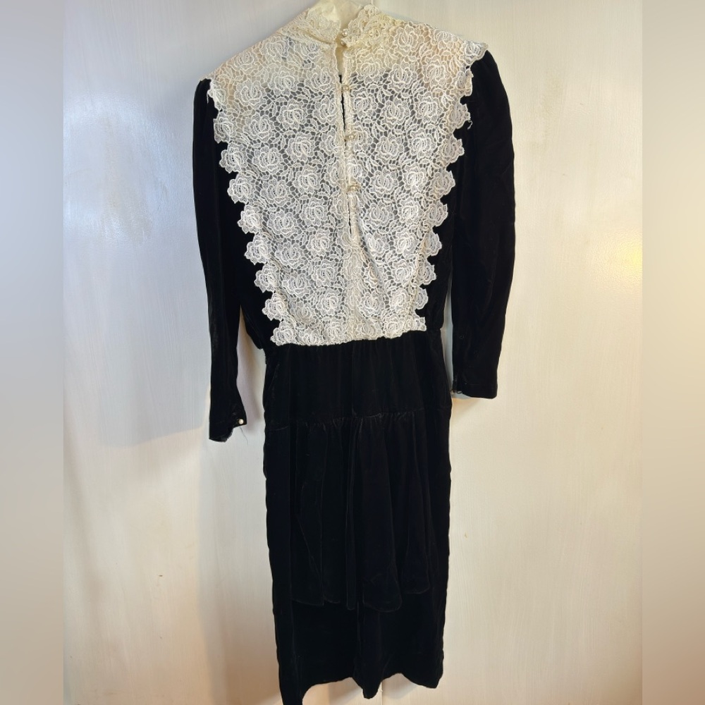 Vintage Donna Morgan Velvet and Lace Dress